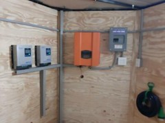 16′ Enclosed SOLAR POWERED Offgrid Self-Sufficient Trailer – Solar Array