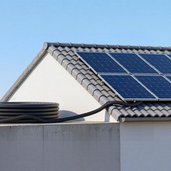 30ft 10 AWG Solar Wire, -40°F–194°F Rated, XLPE Jacket, MC4 Connectors