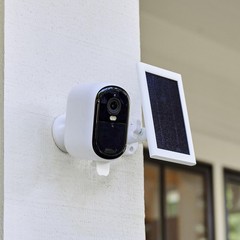 Arlo Essential Solar Panel Charger (2nd Gen) VMA6600-10000 White