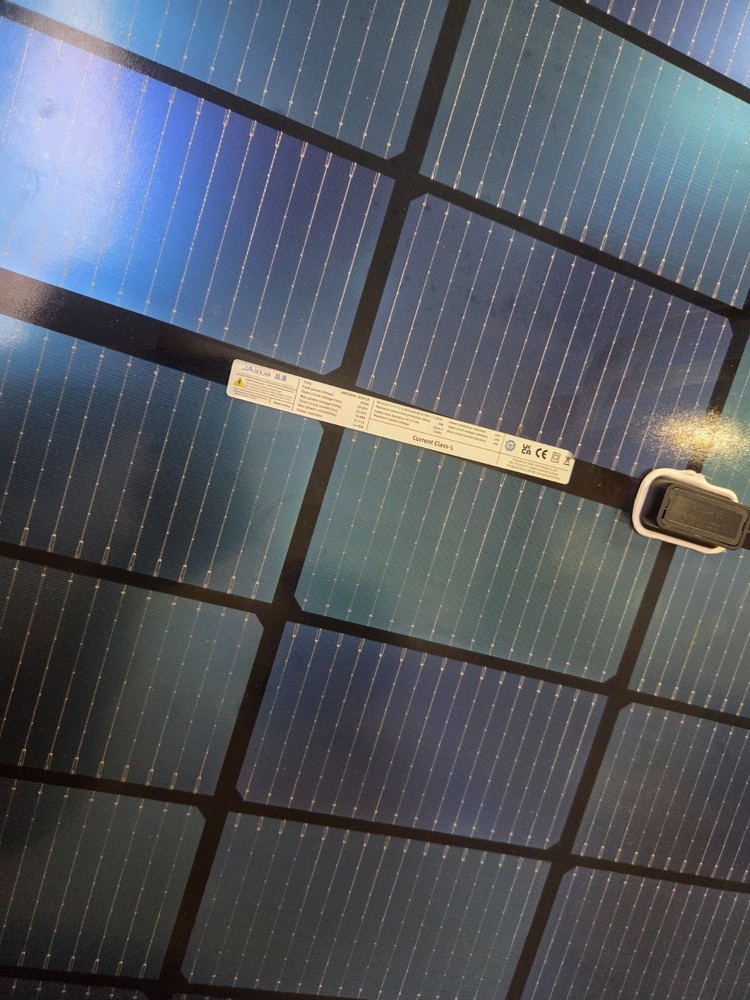 450W JA Solar JAM54D41-450 LB MB 450W Solar Modules – crack on glass