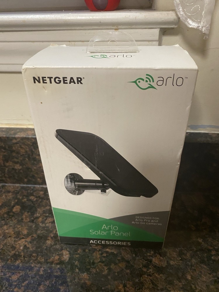 NEW NETGEAR Arlo Solar Panel VMA4600 | Arlo Pro/Go | Mount Cable Kit