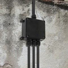IP68 Waterproof Junction Box for Outdoor Electrical Cable Wire 4 Way Design
