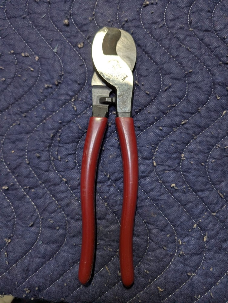 Solar system tools package, Klein tools cutter, hammer lug crimper, 4 cable