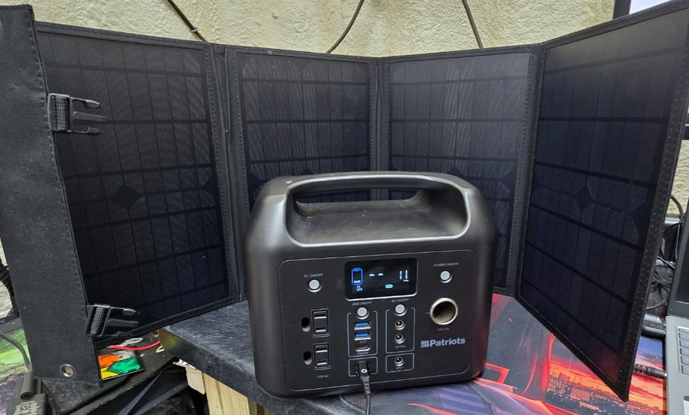 4Patriots D320-299WH Power Sidekick Solar Generator w/ Solar Panel
