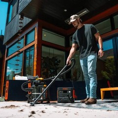 Jackery Qty2 Explorer 2000 v2 + Qty2 SolarSaga 200W Portable Solar Panel