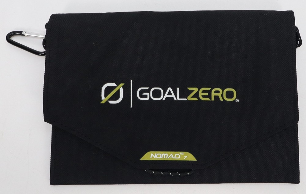 GOALZERO® 7 Solar Panel + 4 Rechargeable Batteries