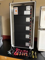 GOODWE 7600A-ES hybrid inverter(off/on Grid) w/ 20Kwh CATL Battery(LIP)