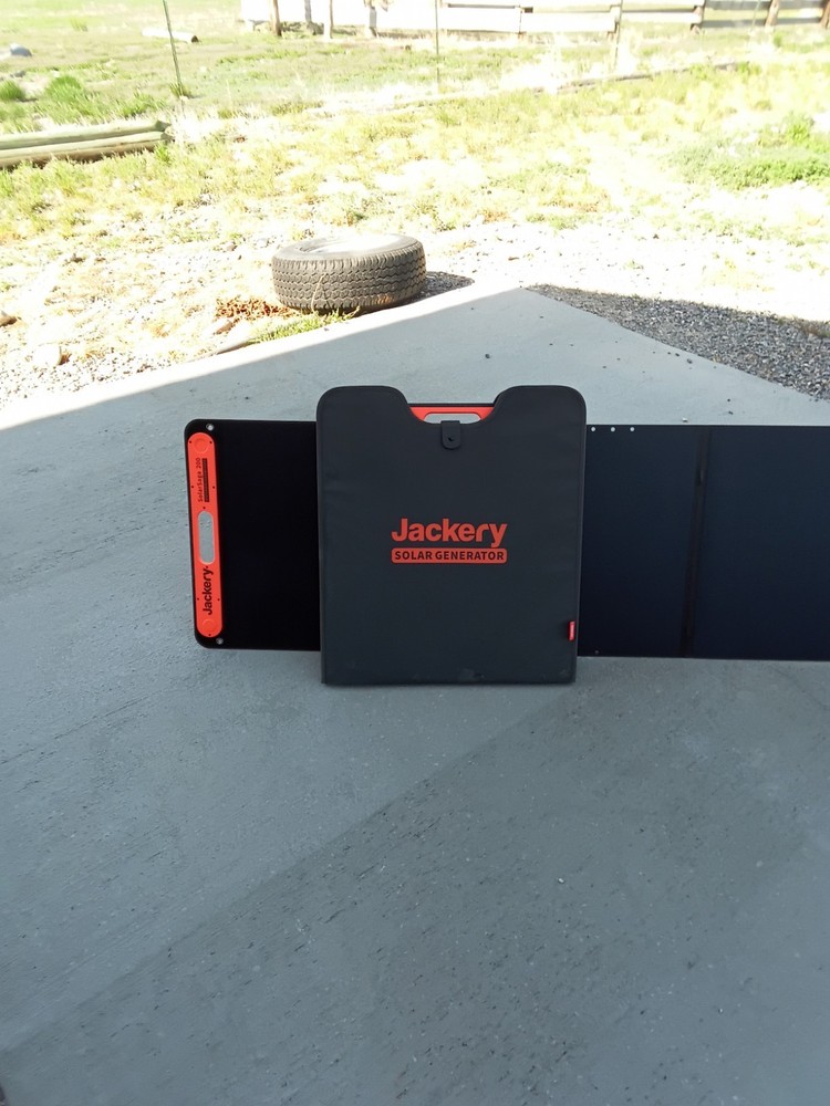 Jackery Solar Panels Solar Saga 200 Comes With Plugs And Cases