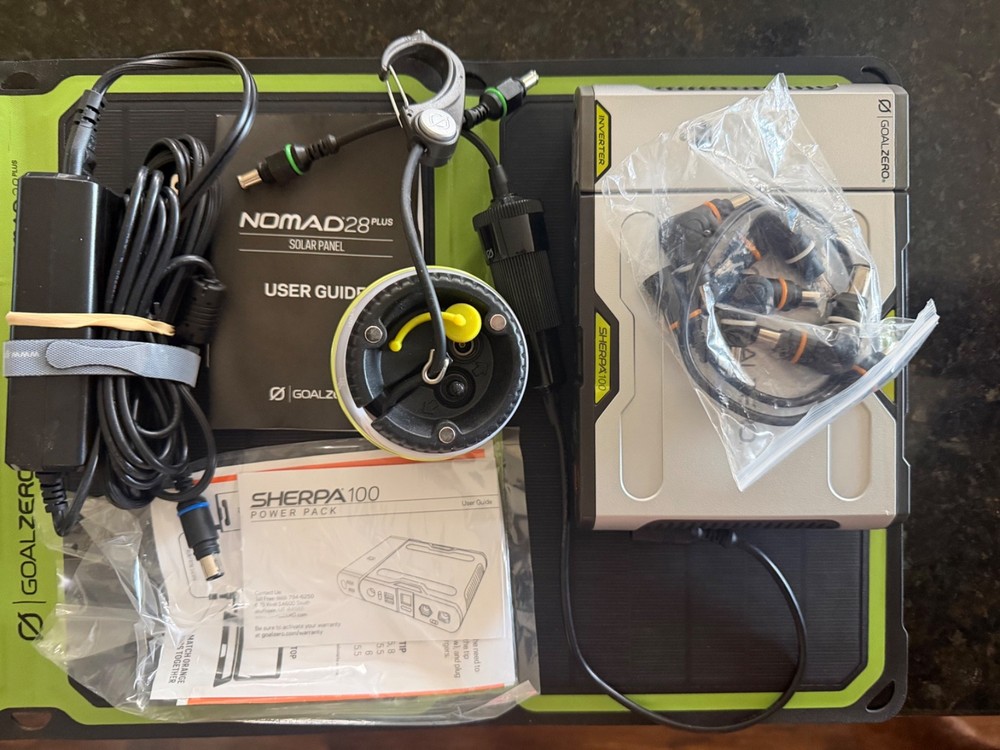 Goal Zero Nomad 28 solar panel + accessories