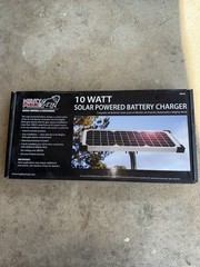 Genuine Mighty Mule FM123 10 Watt Solar Powered Battery Charger New In Box