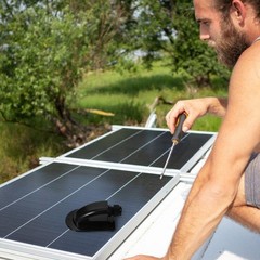 Single Hole Solar Cable Entry Box Black Plastic Junction Box for Outdoor Use